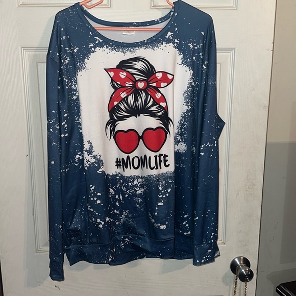 2X. Never been worn. Very soft. Buttery soft. #momlife - Picture 1 of 3